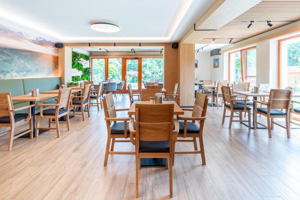 Penzion Vcelarsky Dvur Lednice Exterior foto
