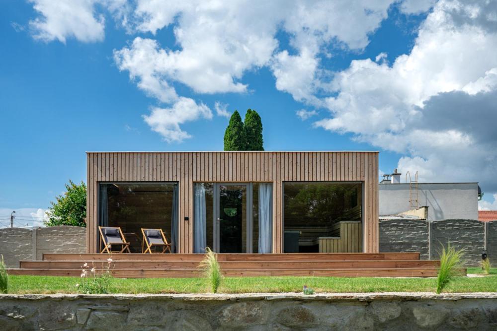 Penzion Vcelarsky Dvur Lednice Exterior foto